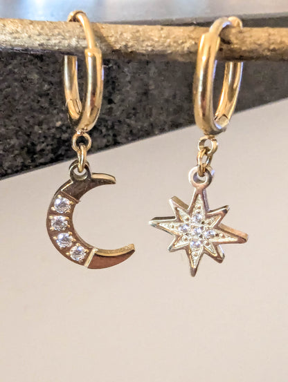 creoles etoile et lune dorees avec pierres scintillantes
