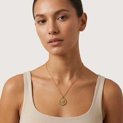 Collier Rayna médaillon soleil gravé Soléa - vue 3