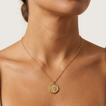 Collier Rayna médaillon soleil gravé Soléa - vue 4